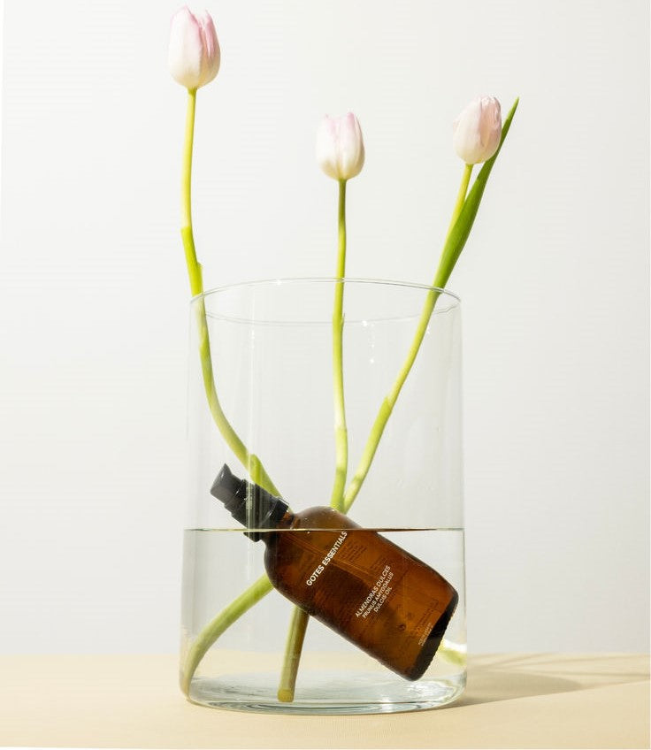 Aceites esenciales, aceites vegetales e hidrolatos: ¿Cuál es la diferencia?